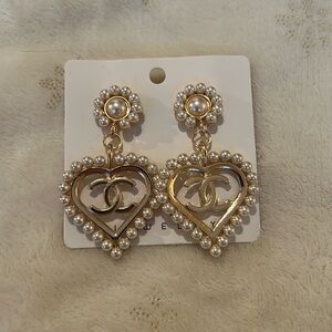 Gold and pearl heart earrings
